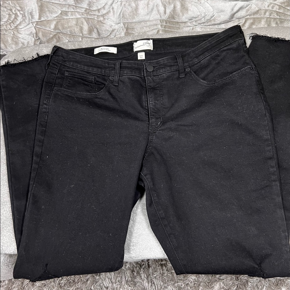 Black Damaged Denim